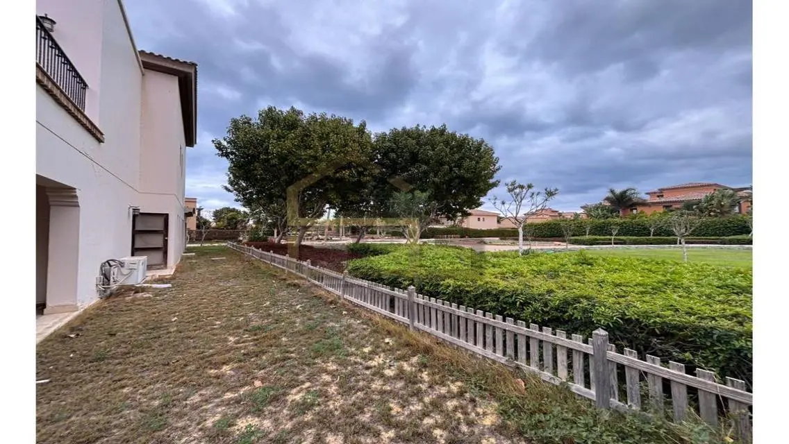 Luxury Villa with Private Pool and Garden in The Address