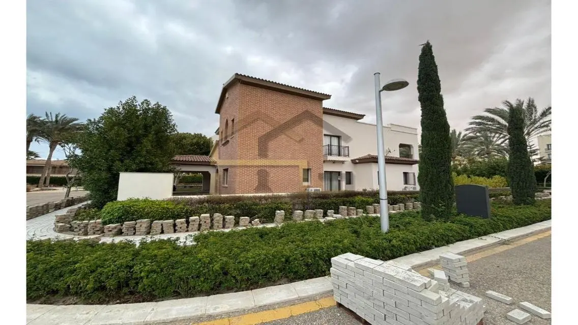 Luxury Villa with Private Pool and Garden in The Address