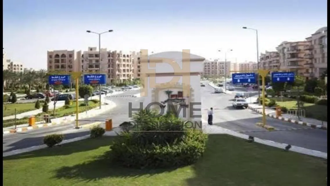 فيلا فاخرة بإطلالة ساحرة على البحيرات للبيع