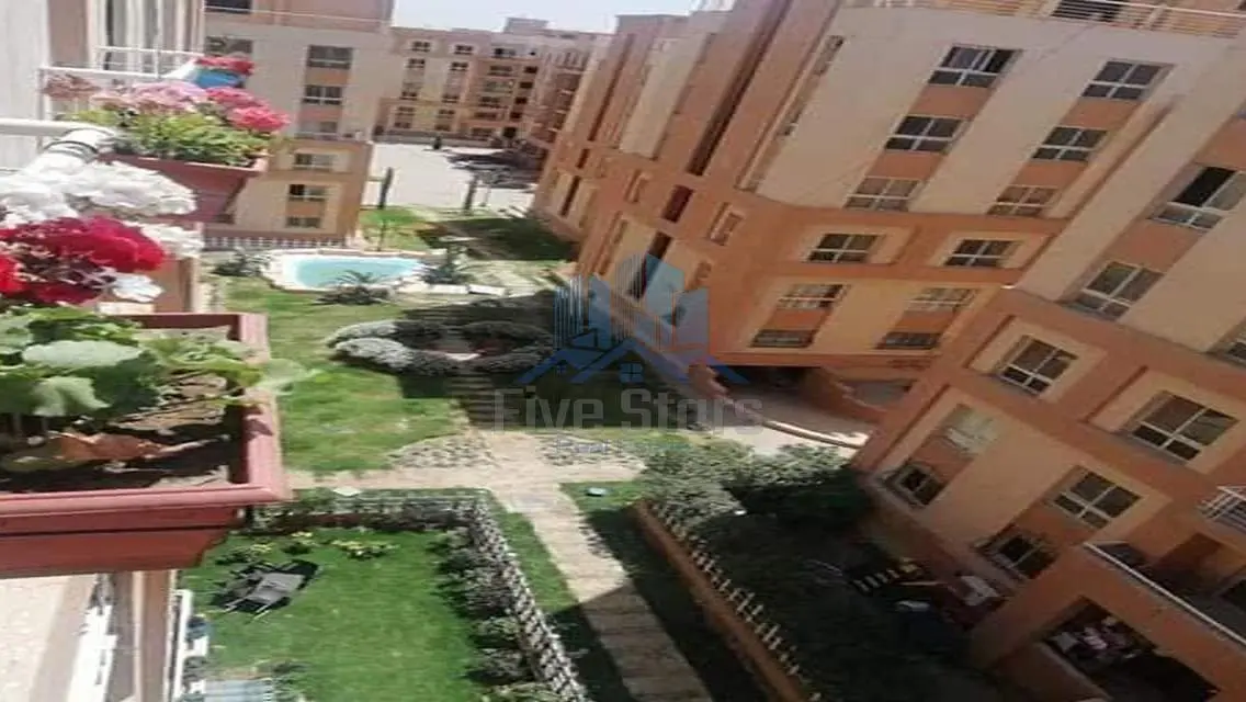 شقة فاخرة للبيع بالقرب من البحيرات