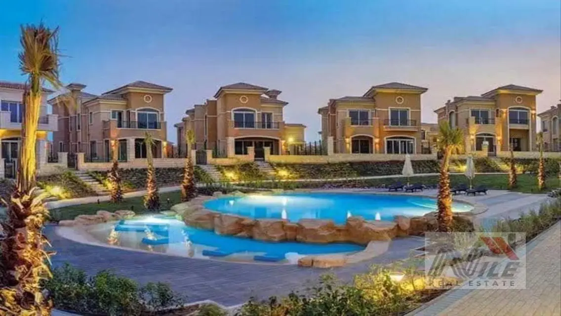 Luxurious Lakeside Property for Sale