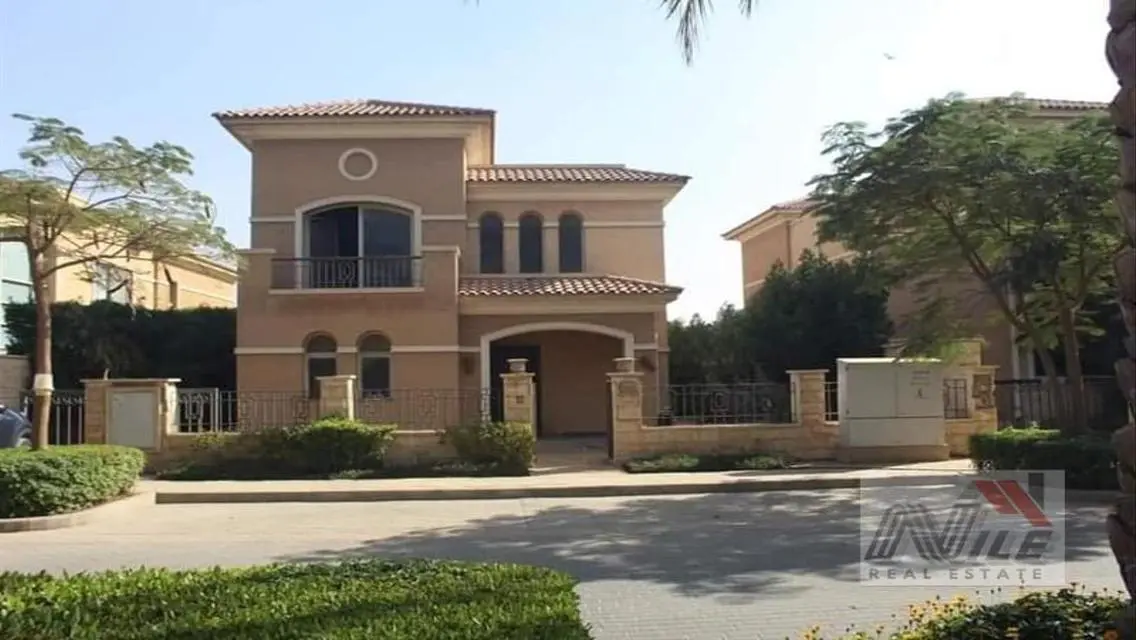 Luxurious Lakeside Property for Sale