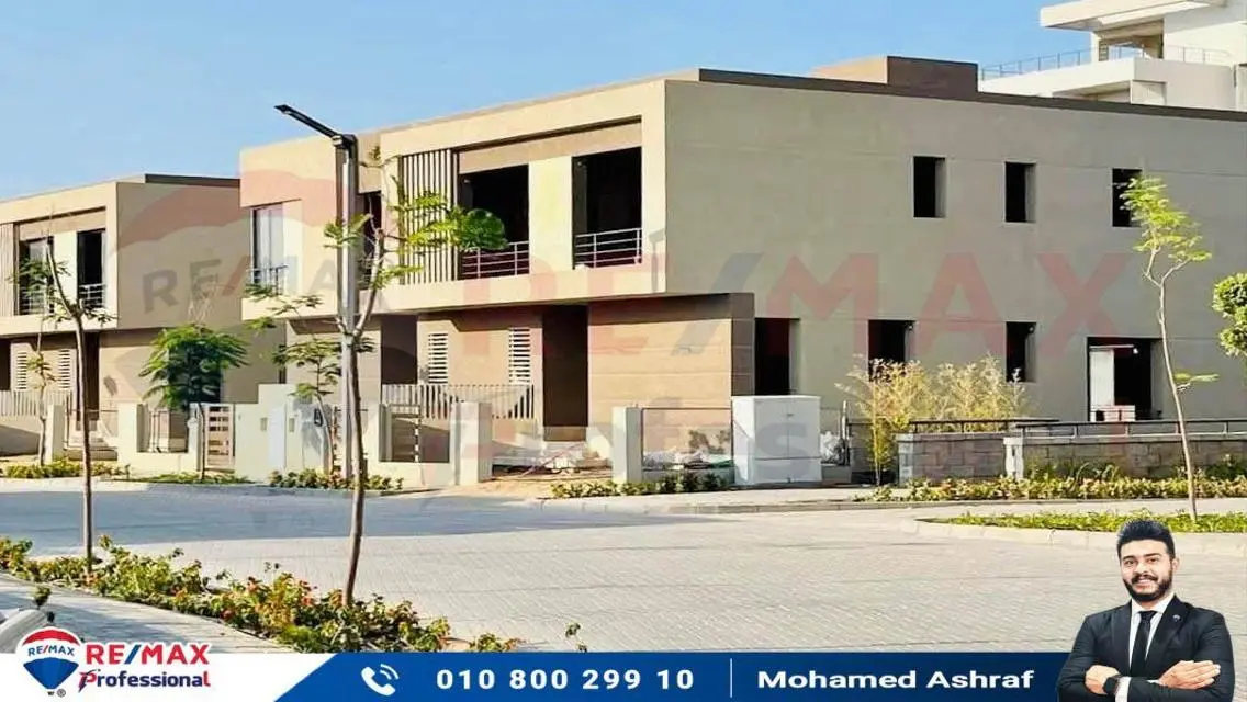 شقة فاخرة بمساحة 267 متر مع شرفة