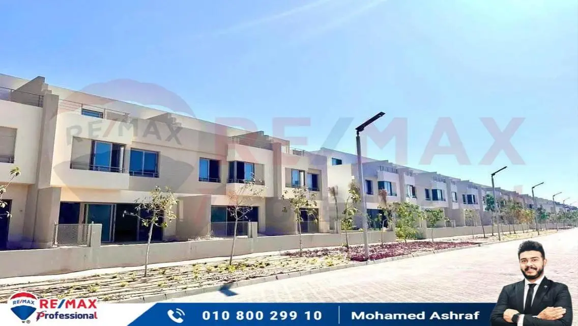 شقة فاخرة بمساحة 267 متر مع شرفة