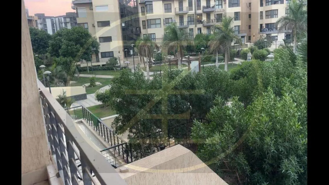 شقة رائعة للبيع في B8 بمساحة 135 متر