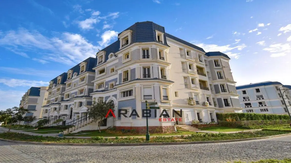 Luxurious Apartment with Spacious Living and Stunning Views