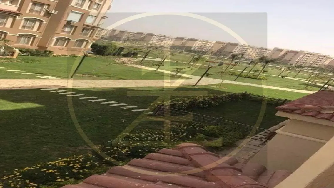 شقة ب3 مساحتها 200 متر مع شرفة وحارس أمن