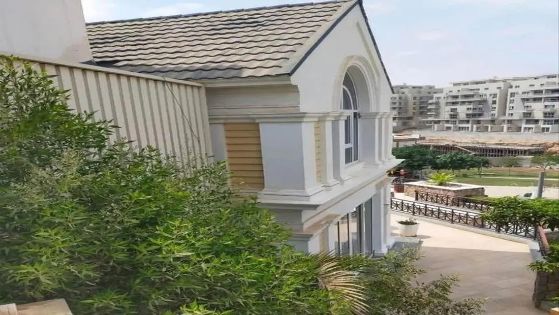 شقة مميزة بمساحة واسعة مع إطلالة رائعة