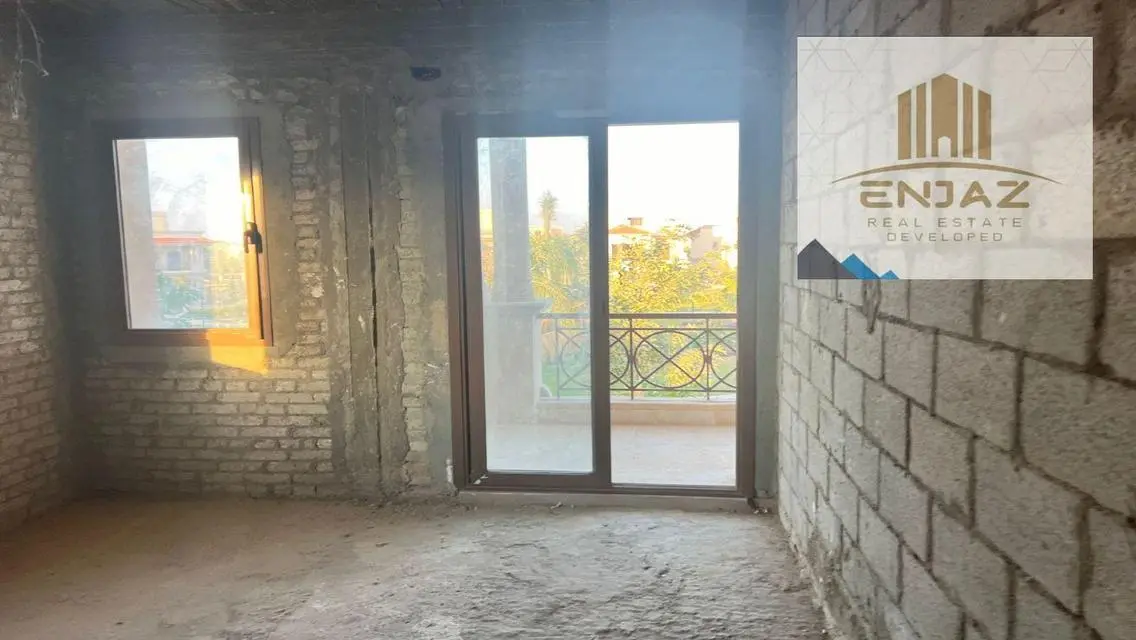 Luxury Apartment with Unique Design and Private Garden