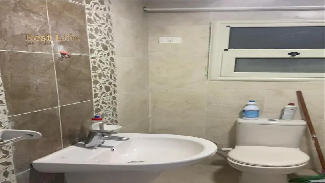 شقة فاخرة بمساحة واسعة في قلب المدينة