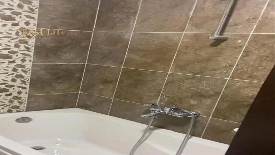 شقة فاخرة بمساحة واسعة في قلب المدينة