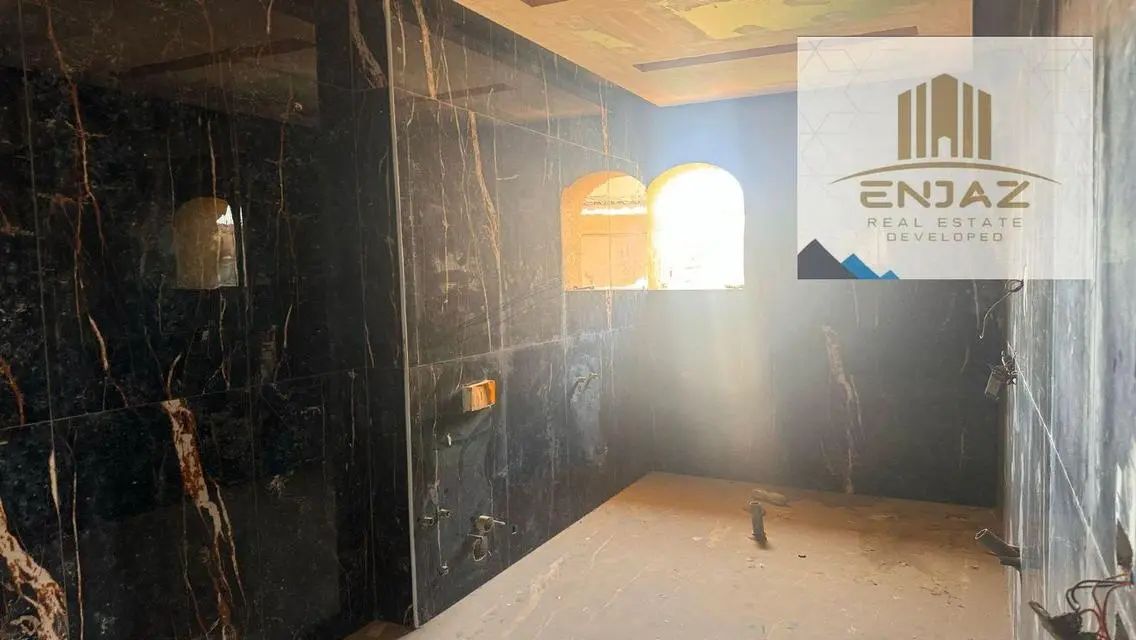 منزل فاخر يتضمن مرافق ممتازة