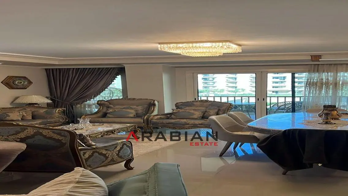 شقة استثنائية للعرض مع إطلالات رائعة