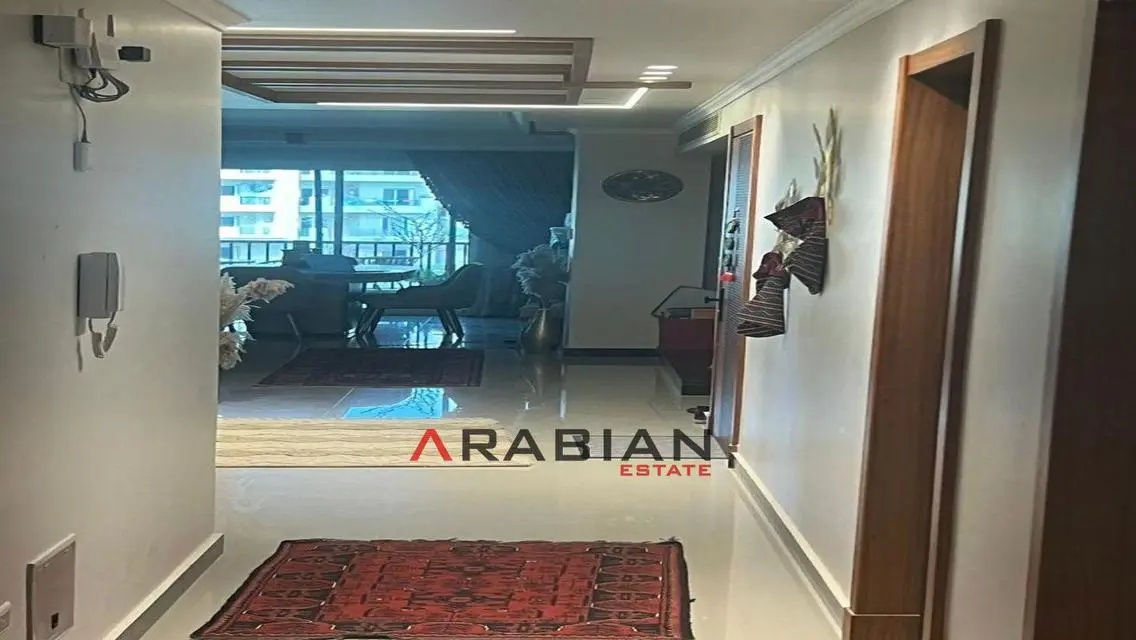 شقة استثنائية للعرض مع إطلالات رائعة