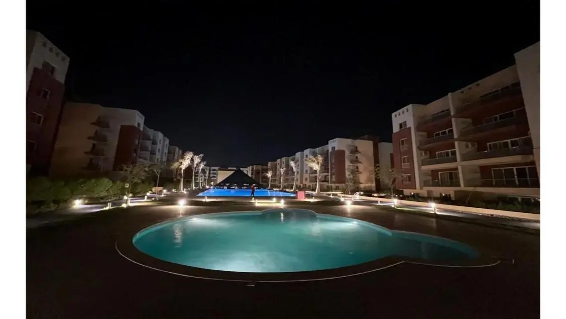 Stunning Apartment by Waterway - 225 Square Meters