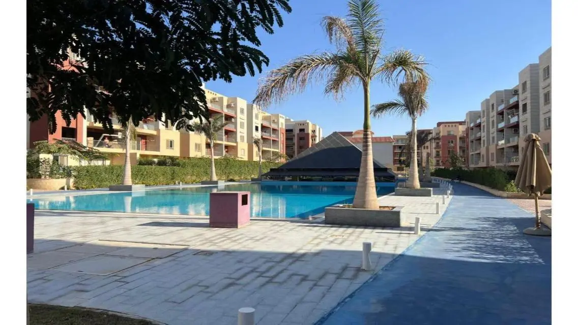 Stunning Apartment by Waterway - 225 Square Meters