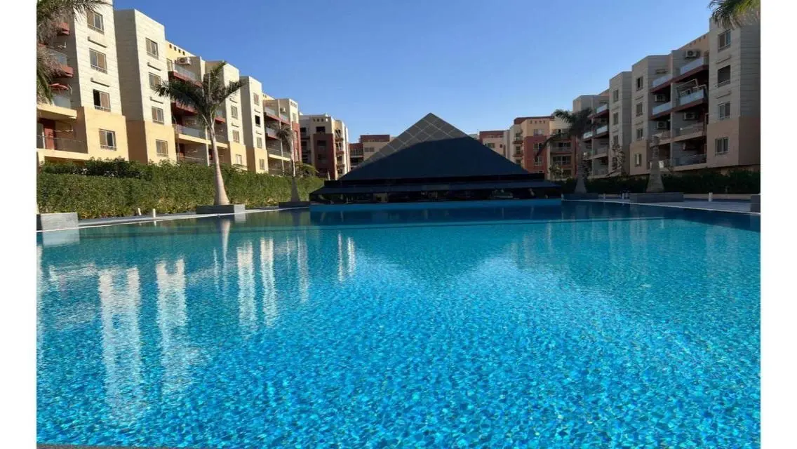 Stunning Apartment by Waterway - 225 Square Meters