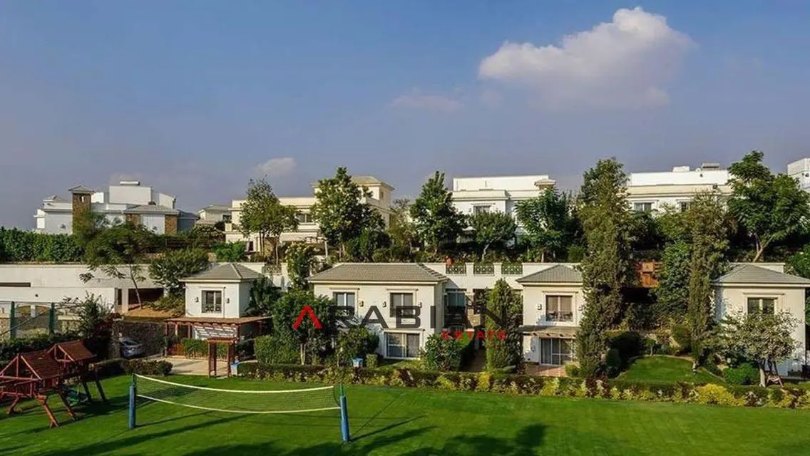 Luxurious Apartment with Spacious Layout in Cairo's Prime Area