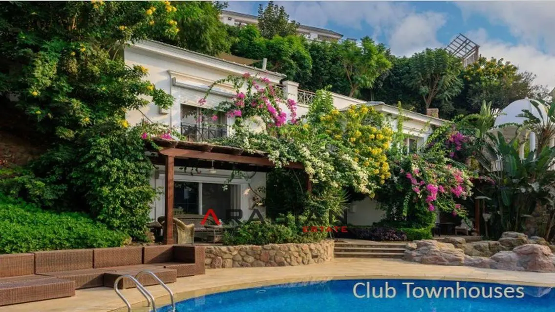 Luxurious Apartment with Spacious Layout in Cairo's Prime Area