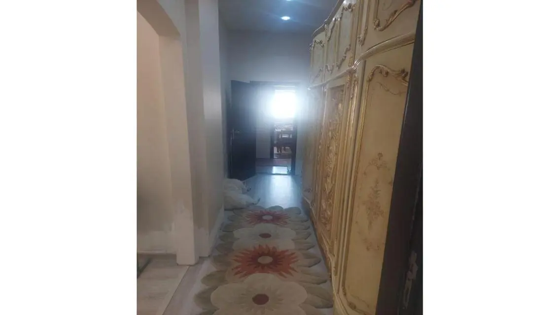 فيلا فاخرة مع حديقة ومسبح خاص للبيع