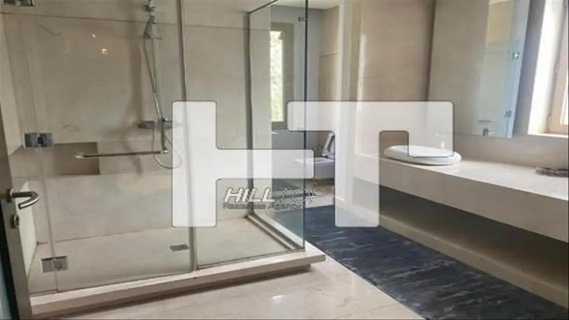 Luxury Villa in Allegria with Private Garden and Pool