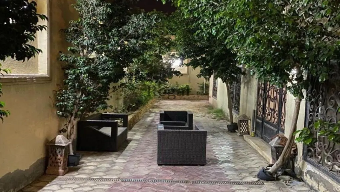 Luxury Apartment with Spacious Private Garden