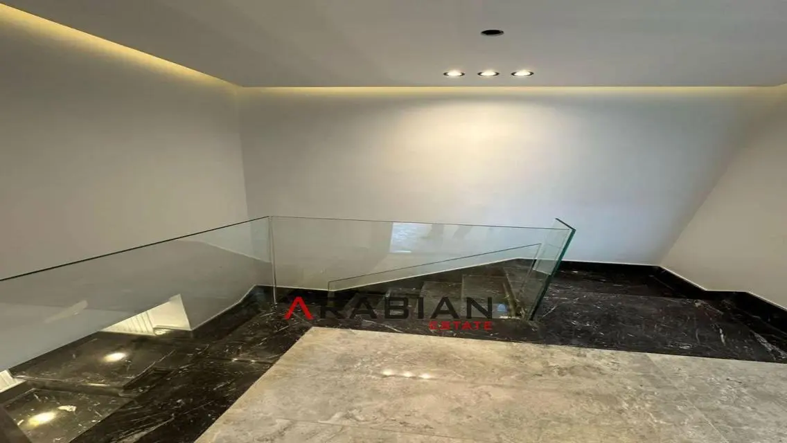 Luxury Apartment for Sale with Stunning Lake View