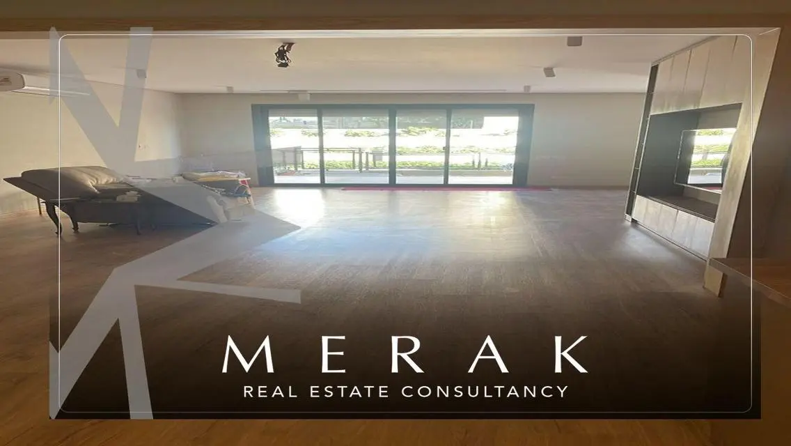 Luxury Apartment with Spacious Layout in the Heart of the City