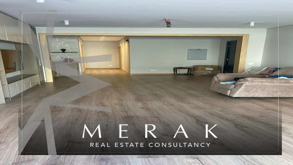 Luxury Apartment with Spacious Layout in the Heart of the City