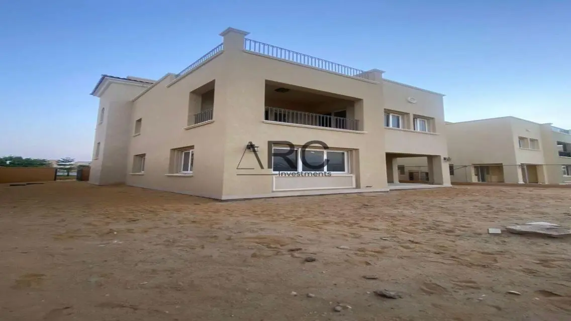 Luxury Villa with Private Garden and Shared Pool for Sale