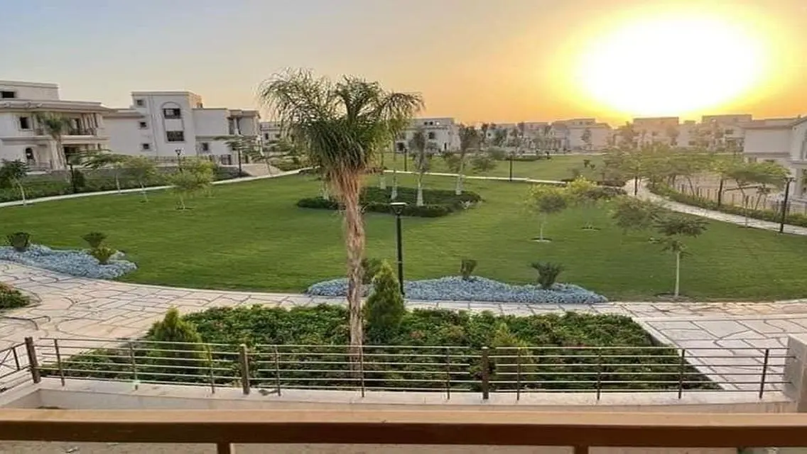 شقة فاخرة مع إطلالة مميزة في بلكونة جديدة