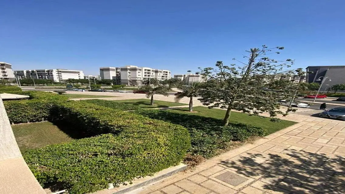 شقة فاخرة مع إطلالة مميزة في بلكونة جديدة