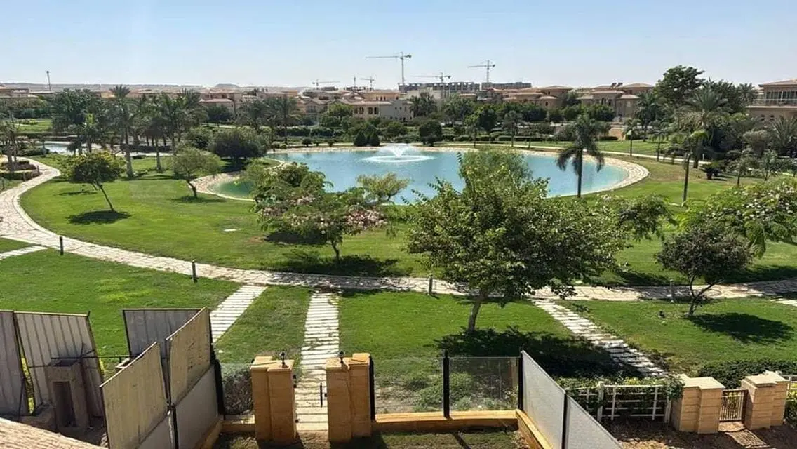 شقة فاخرة مع إطلالة مميزة في بلكونة جديدة