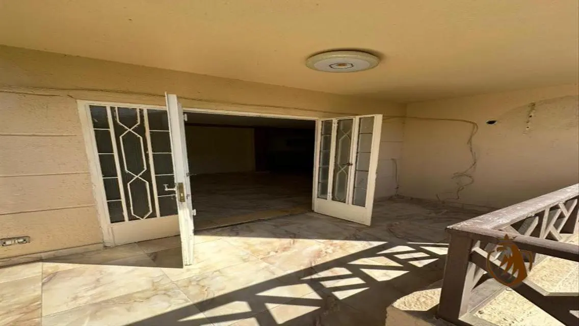 Luxury Apartment in Rehab City