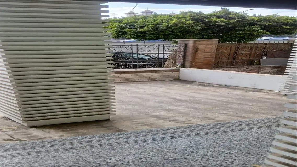 Outstanding Commercial Unit for Sale
