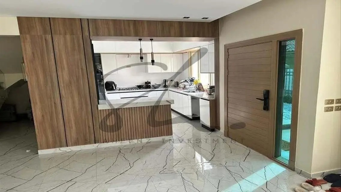 منزل فخم يتكون من 4 غرف نوم مع حديقة ومسبح خاص
