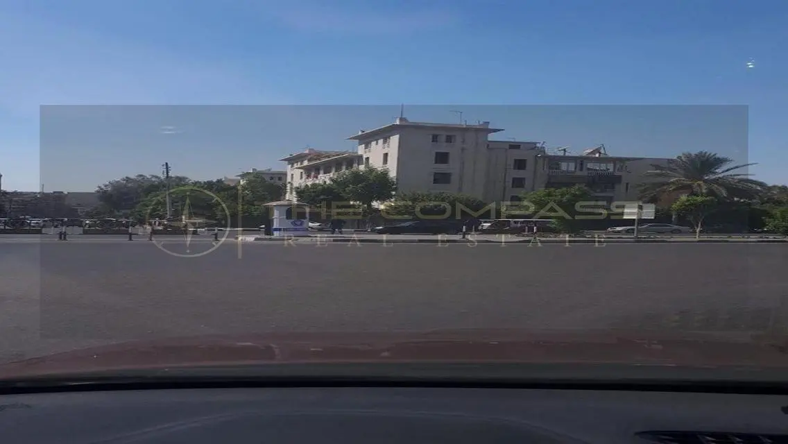 Luxurious Villa with 4 Bedrooms and 2 Bathrooms for Sale