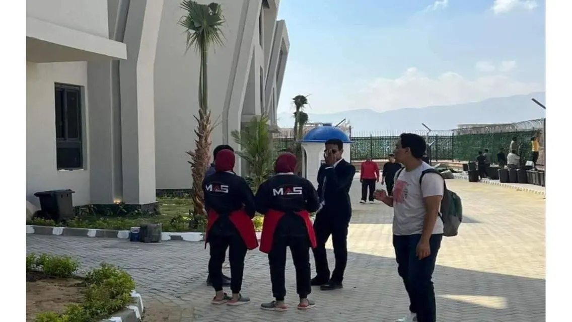 فيلا فاخرة للبيع بمساحة واسعة