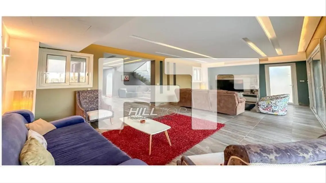 Luxurious Home in Peaceful Hill Top