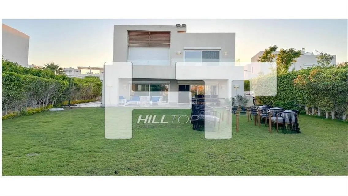 Luxurious Home in Peaceful Hill Top