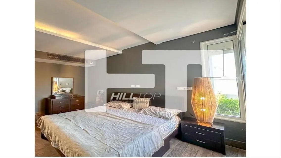 Luxurious Home in Peaceful Hill Top