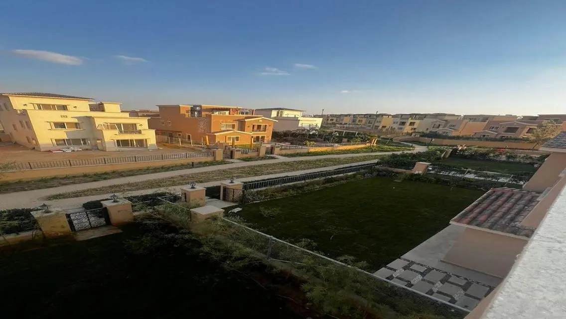 Luxurious Apartment with Ample Space and All Amenities