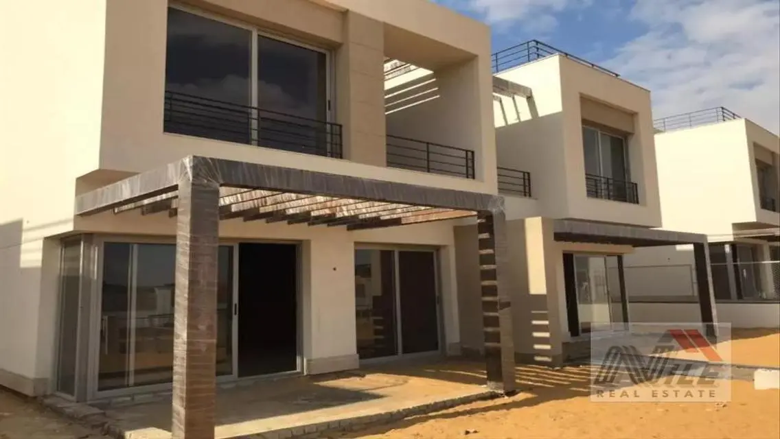 Luxury Apartment with Private Garden and Shared Pool