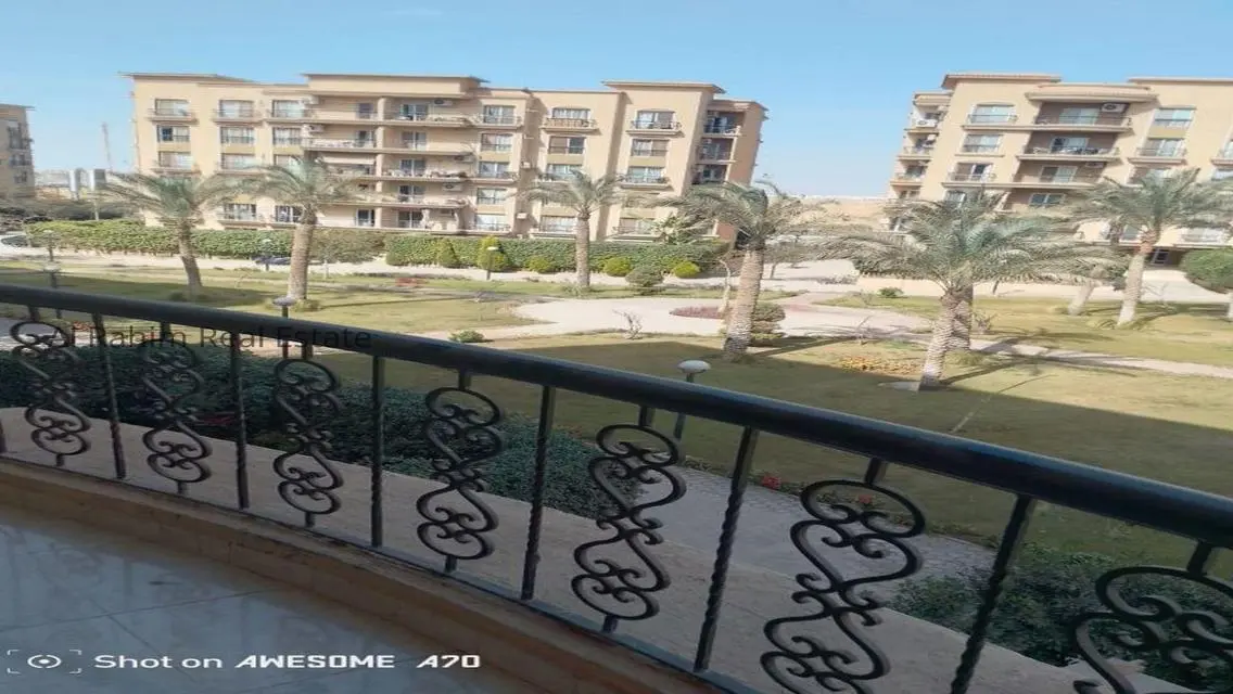 Spacious Apartment with Stunning View on a Major Landmark
