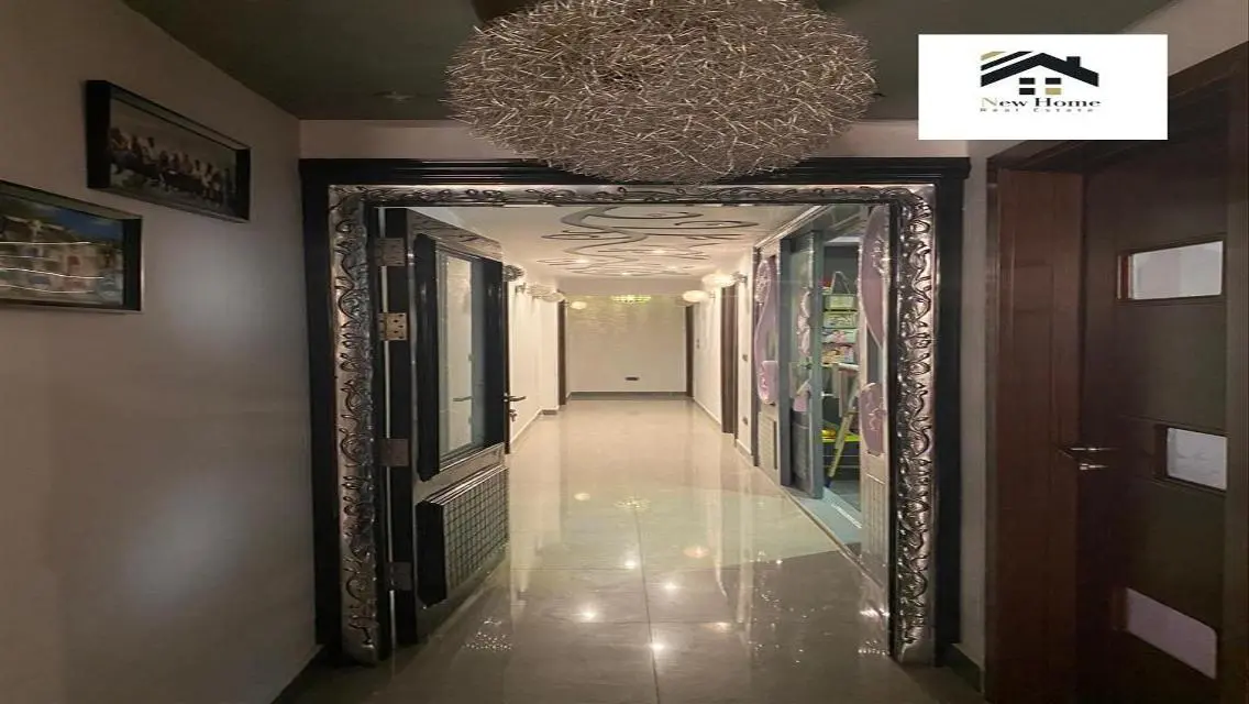 فيلا فاخرة للبيع بمساحة شاسعة ووسائل راحة مدهشة