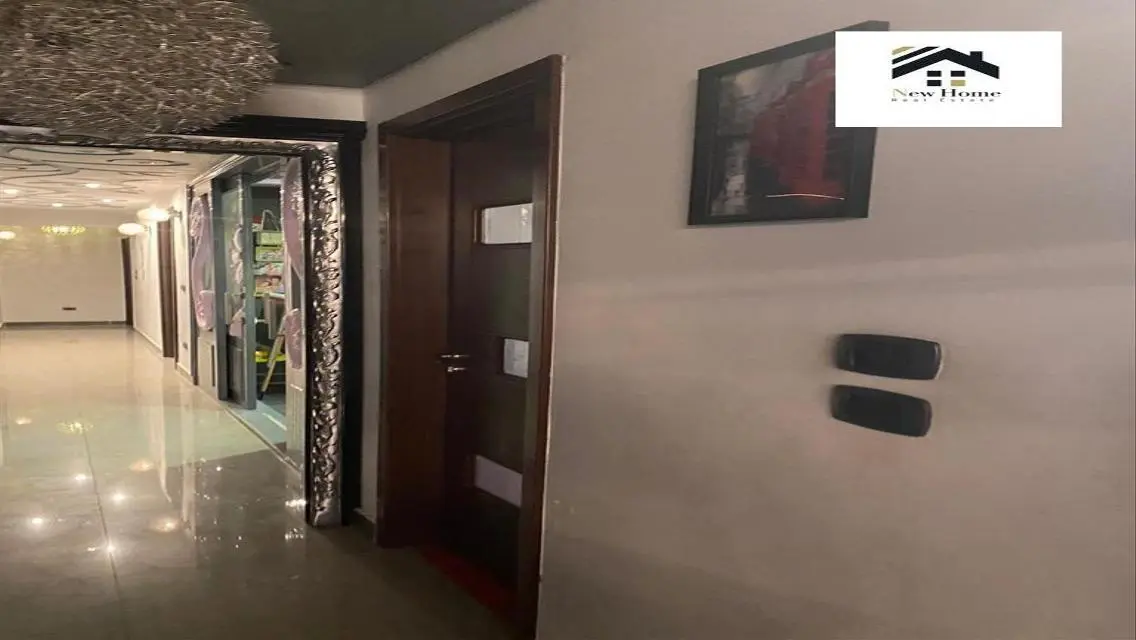 فيلا فاخرة للبيع بمساحة شاسعة ووسائل راحة مدهشة