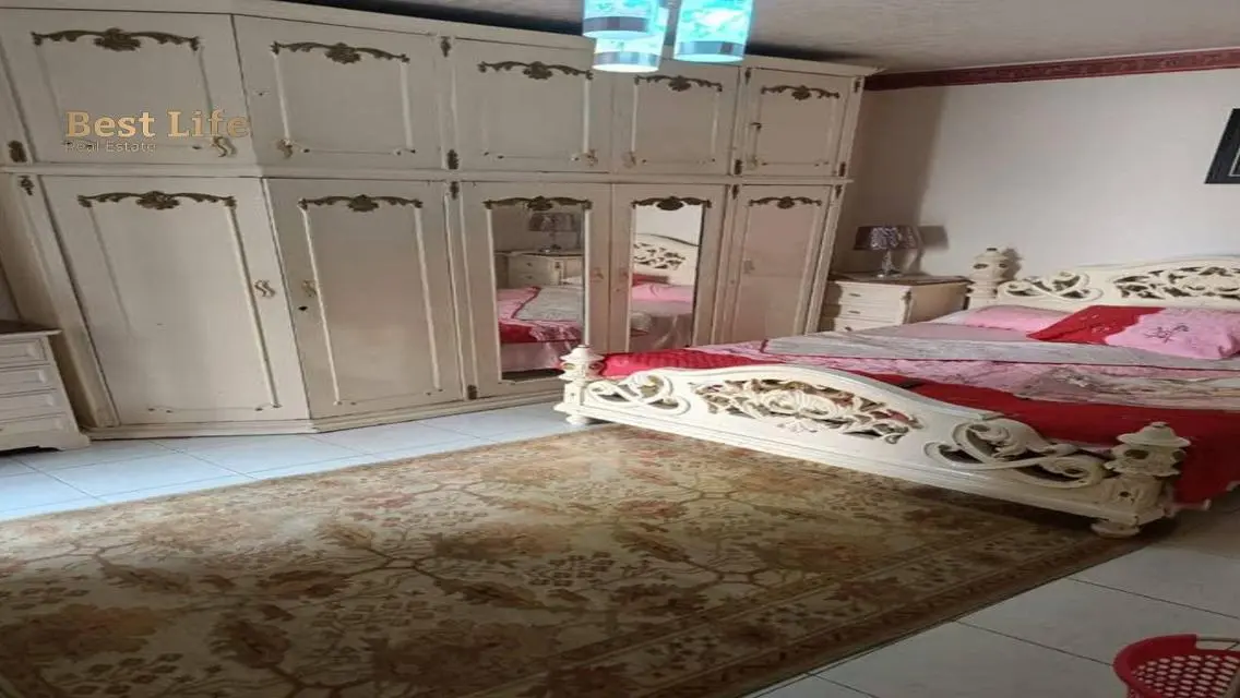 شقة فاخرة للإيجار بمساحة واسعة