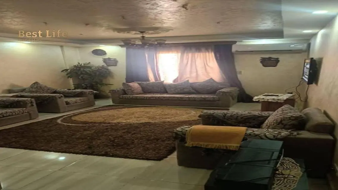 شقة فاخرة للإيجار بمساحة واسعة