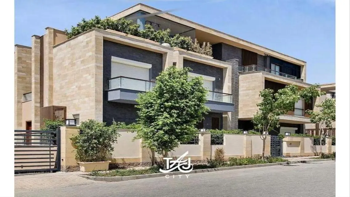 Luxury House for Sale with Private Pool and Garden