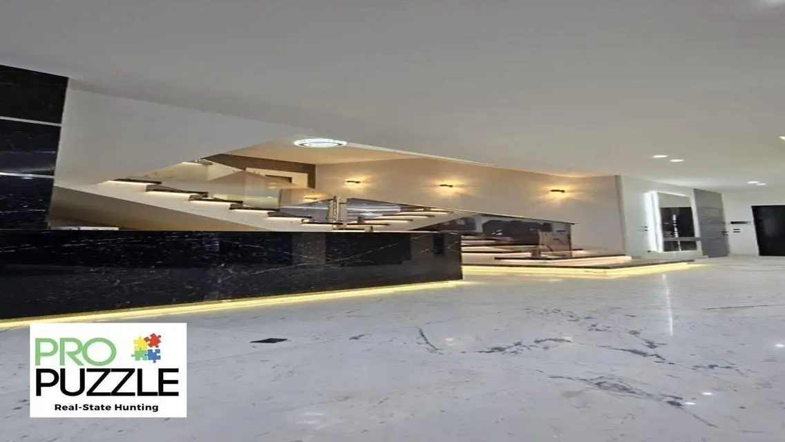 Standalone Villa for Rent in Hyde Park
